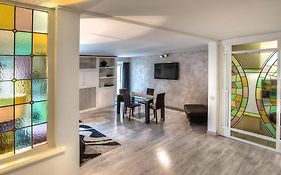 Black And White Suite
